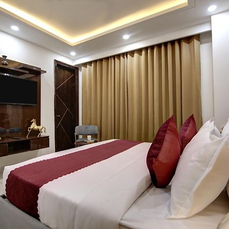 Limewood Stay - Millennium Huda City Center Gurgaon Dış mekan fotoğraf