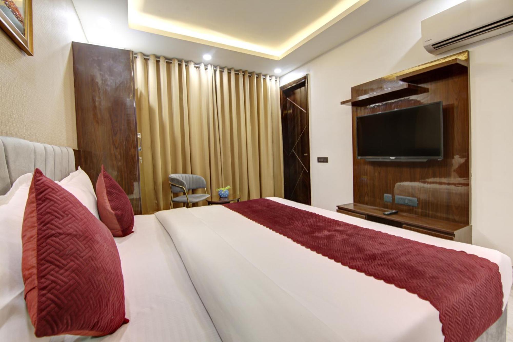 Limewood Stay - Millennium Huda City Center Gurgaon Dış mekan fotoğraf