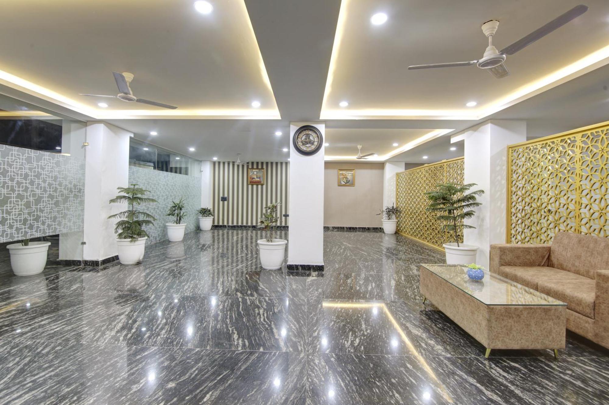 Limewood Stay - Millennium Huda City Center Gurgaon Dış mekan fotoğraf
