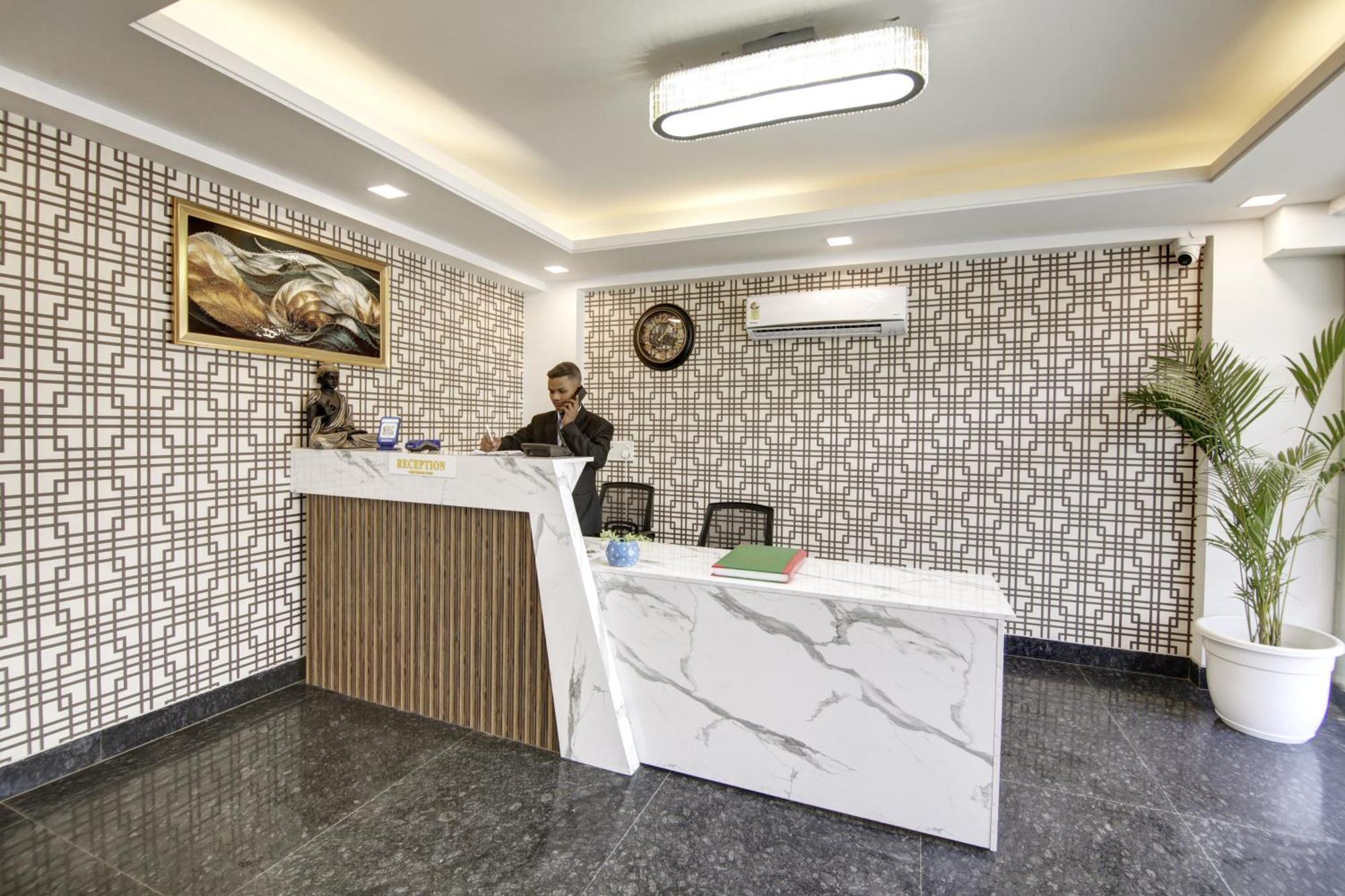 Limewood Stay - Millennium Huda City Center Gurgaon Dış mekan fotoğraf