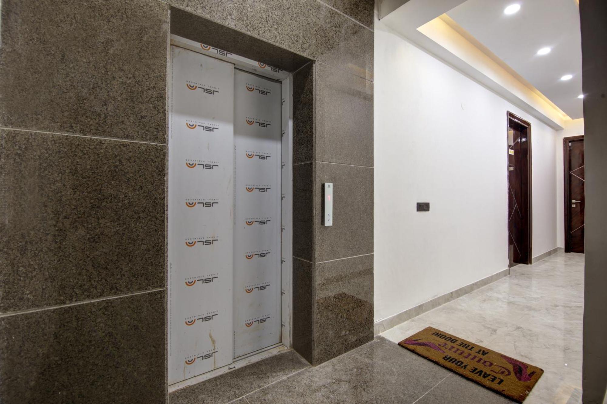 Limewood Stay - Millennium Huda City Center Gurgaon Dış mekan fotoğraf