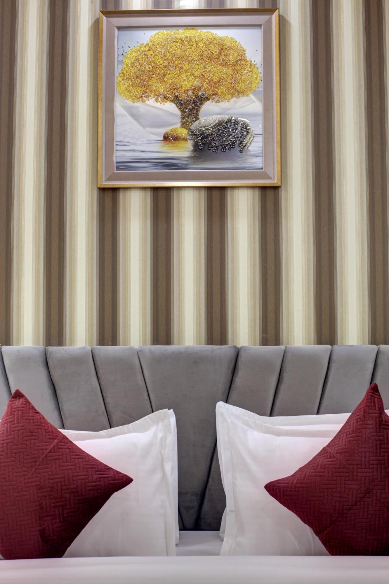 Limewood Stay - Millennium Huda City Center Gurgaon Dış mekan fotoğraf
