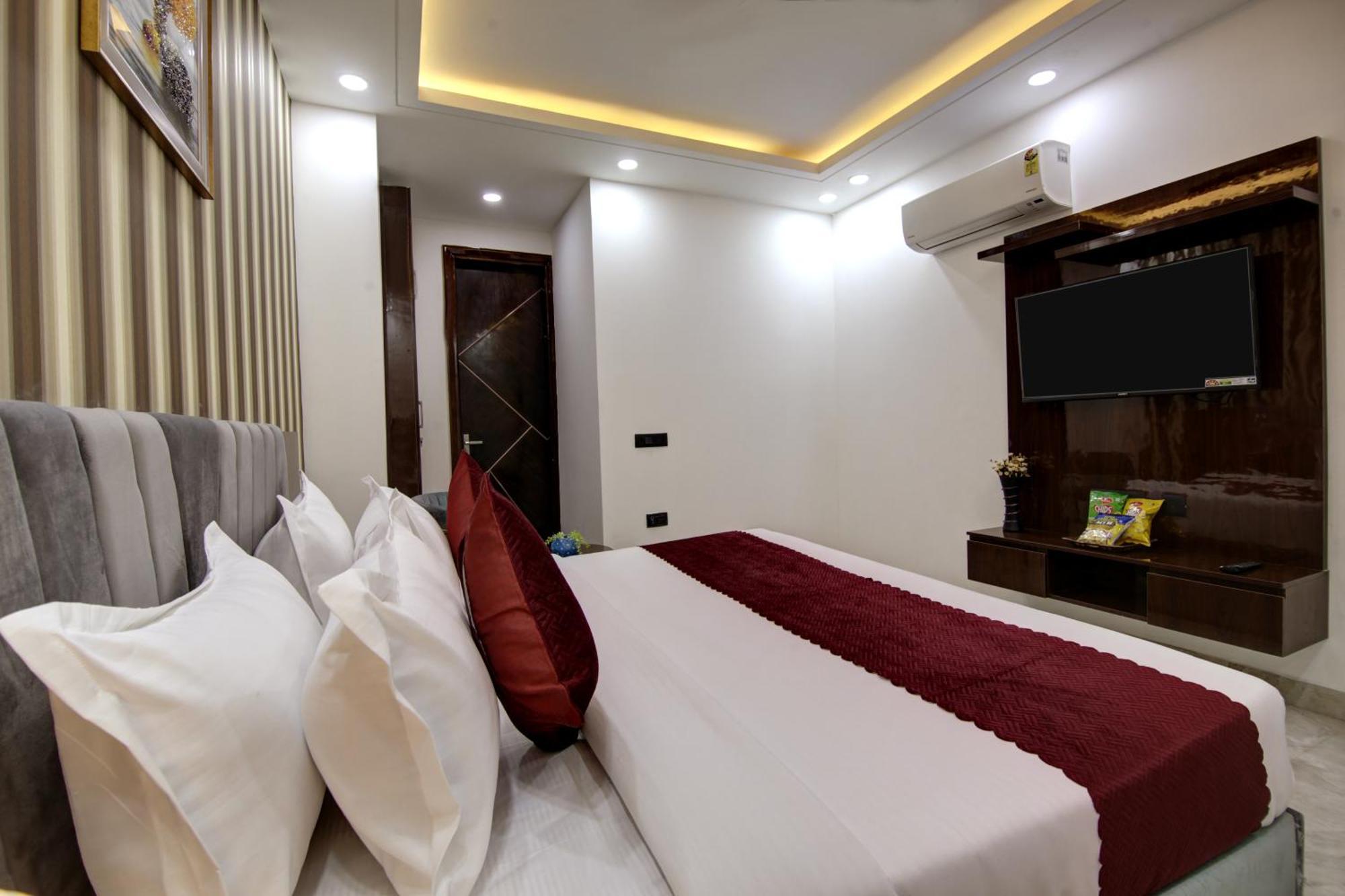 Limewood Stay - Millennium Huda City Center Gurgaon Dış mekan fotoğraf