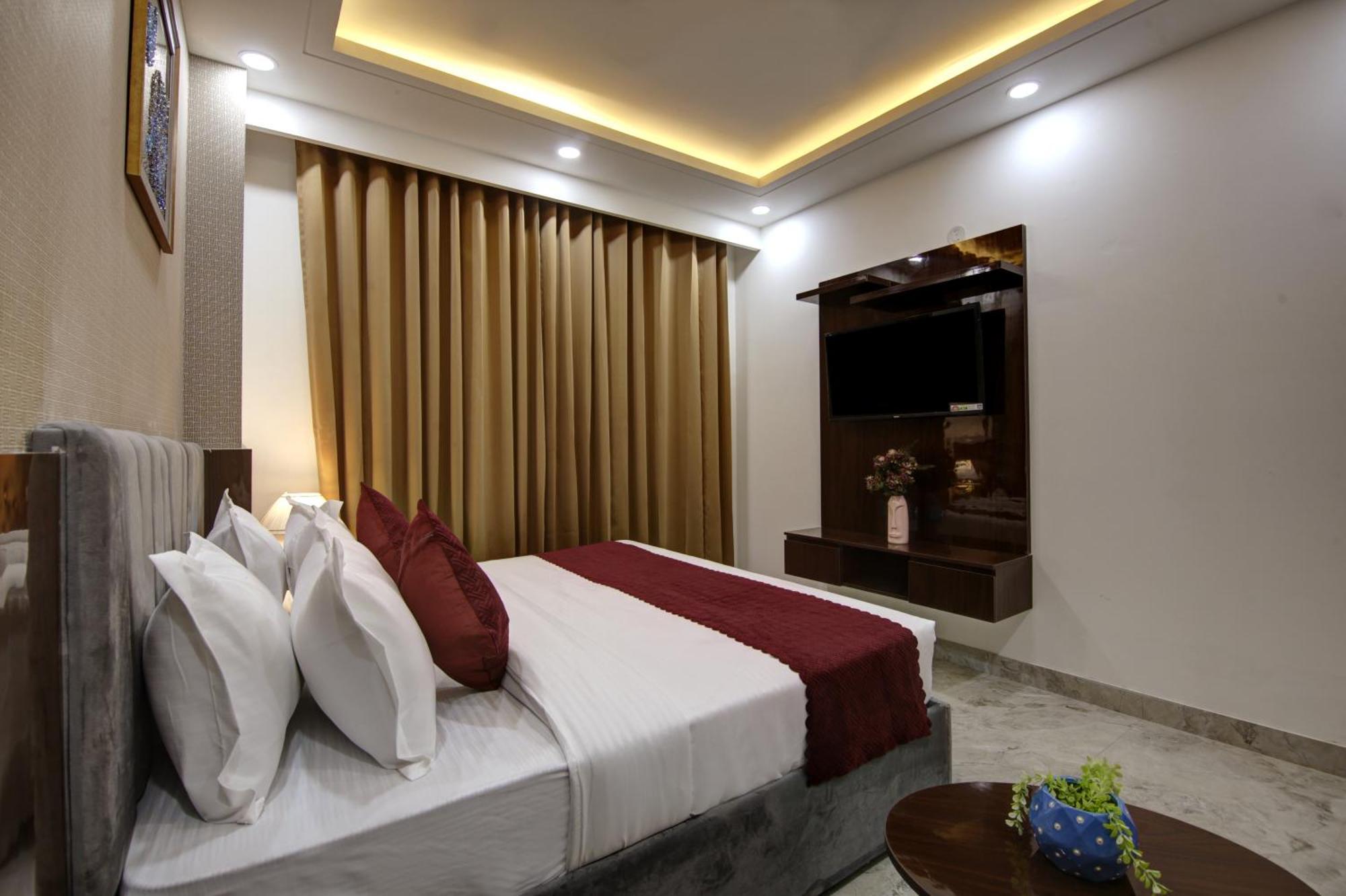 Limewood Stay - Millennium Huda City Center Gurgaon Dış mekan fotoğraf