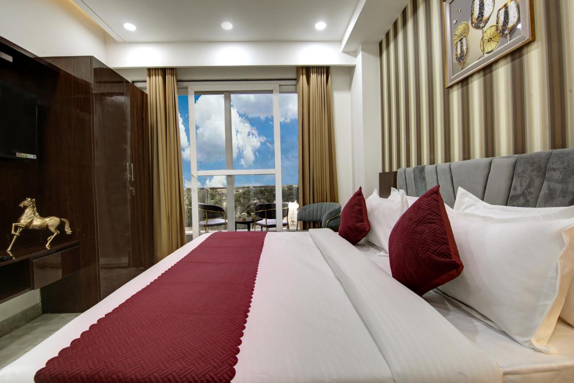 Limewood Stay - Millennium Huda City Center Gurgaon Dış mekan fotoğraf