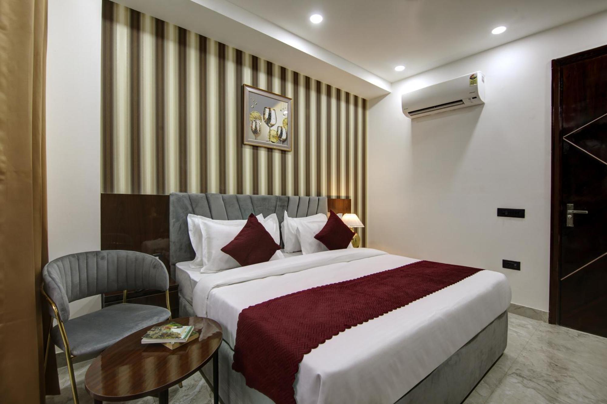 Limewood Stay - Millennium Huda City Center Gurgaon Dış mekan fotoğraf